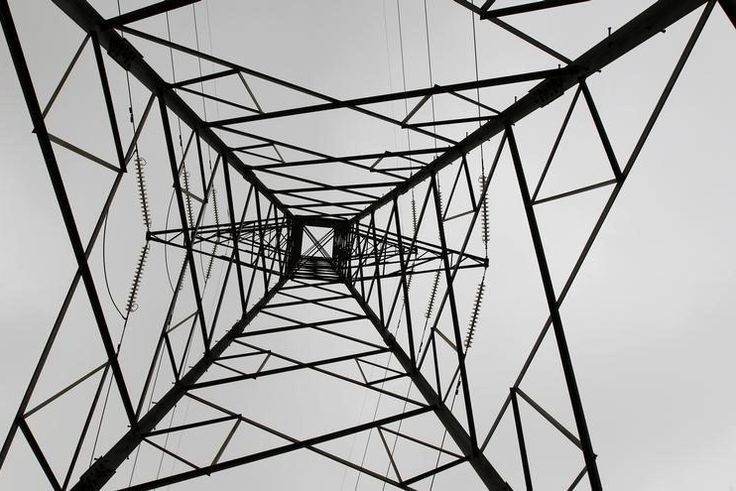 A high voltage electrical pylon stands on the outskirts of Kenya's capital Nairobi, March 14, 2011. REUTERS/Thomas Mukoya