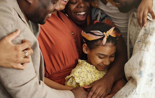 9 surprising traits that prove familial connection without DNA testing/Pexels