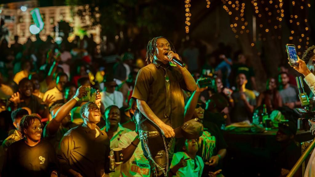 Fik Fameica on stage