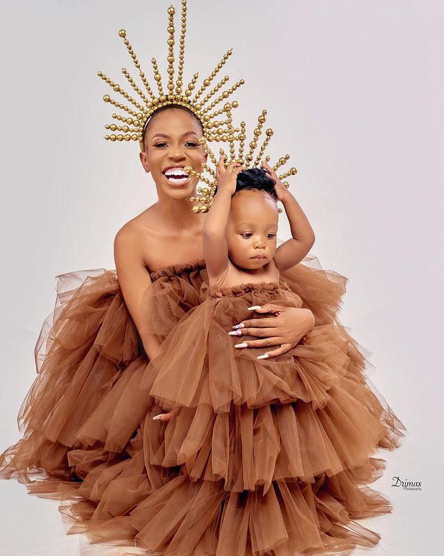 Vinka and Daughter/Courtesy