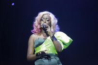 Zafaran performing at Azawi's show