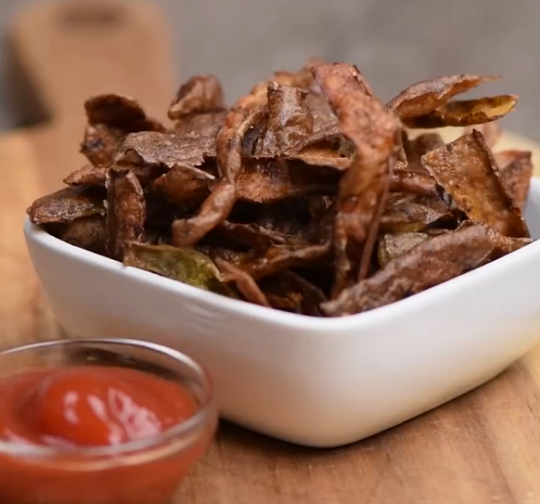 Snacks from sweet potato peels