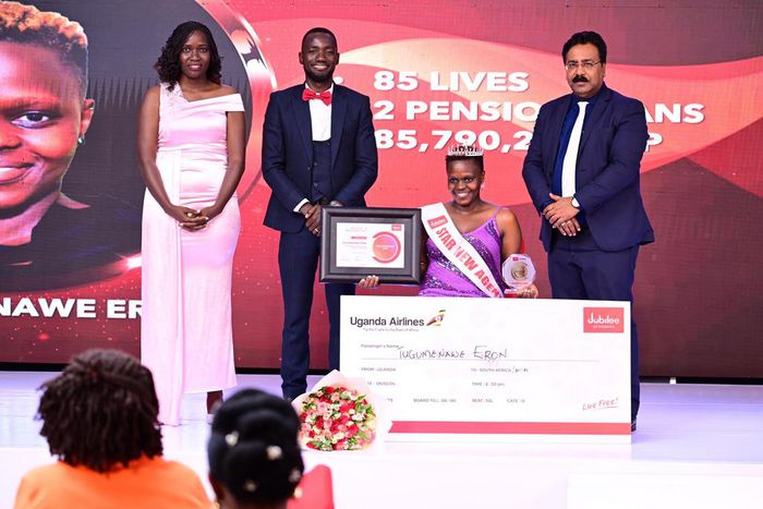 Eron Tugumenawe one of the best preforming agents being honoured