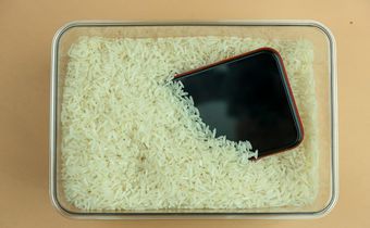 Apple says putting your wet iPhone in rice can actually do more damage to the device.dontree_m/Getty Images