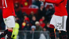 Antony (left) paves way for Jadon Sancho