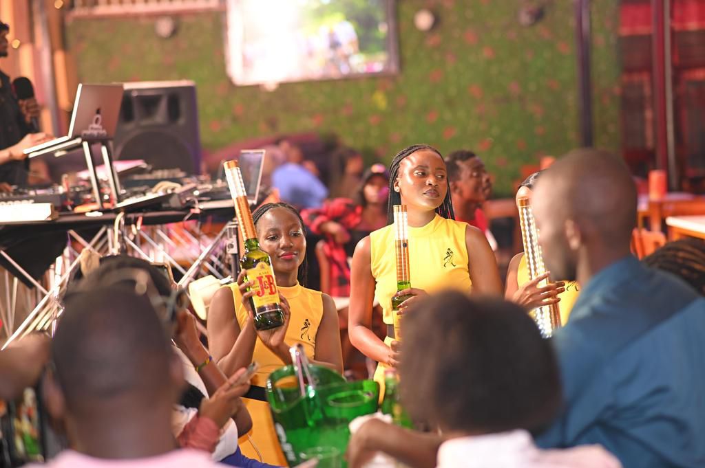 The night transformed into an electric celebration of whisky and good music.