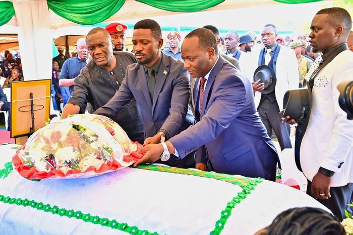 The NUP leadership laying the wreath on the casket of Kato Lubwama