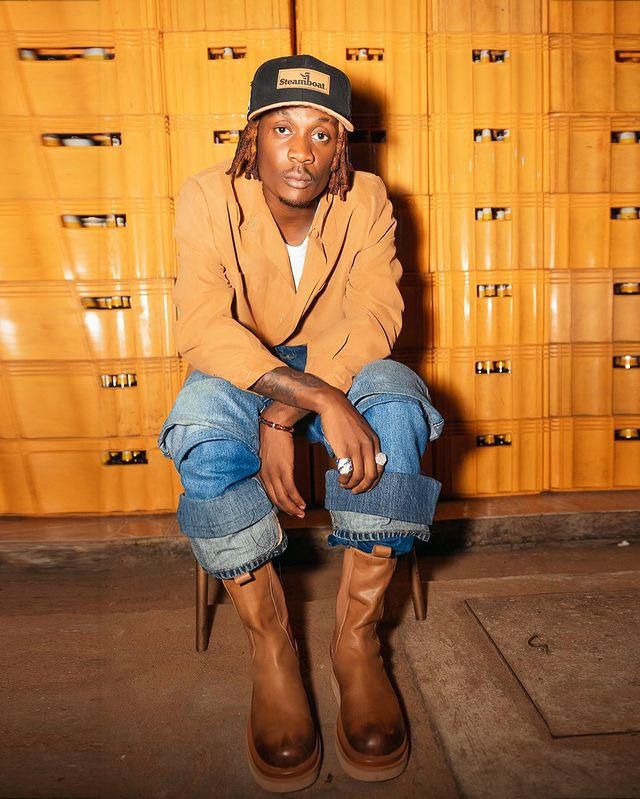 Fik Fameica looks smoking stylish in Khaki browns and messy seams/Instagram