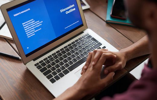 Microsoft Word hack to make your job application easier/Pexels