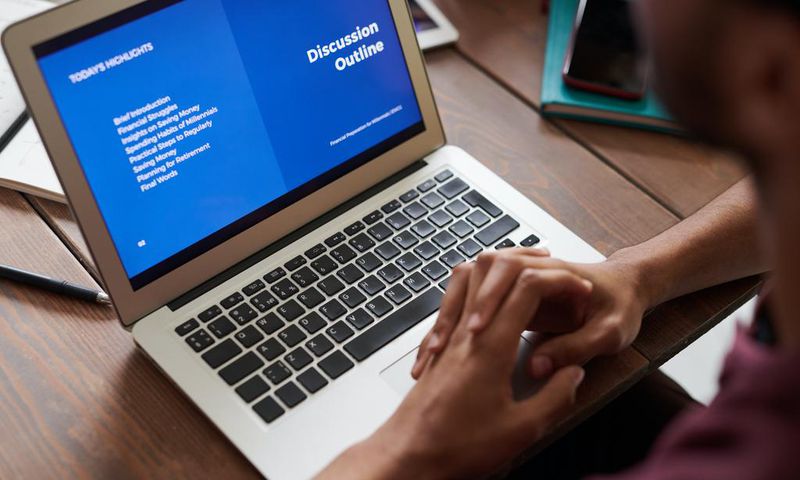 Microsoft Word hack to make your job application easier/Pexels