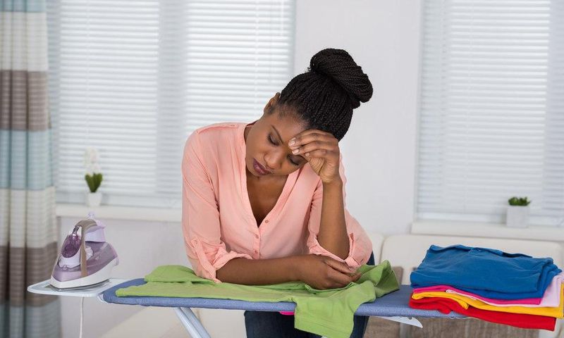 ___7654479___2017___11___27___15___Stressed+woman+ironing+clothes