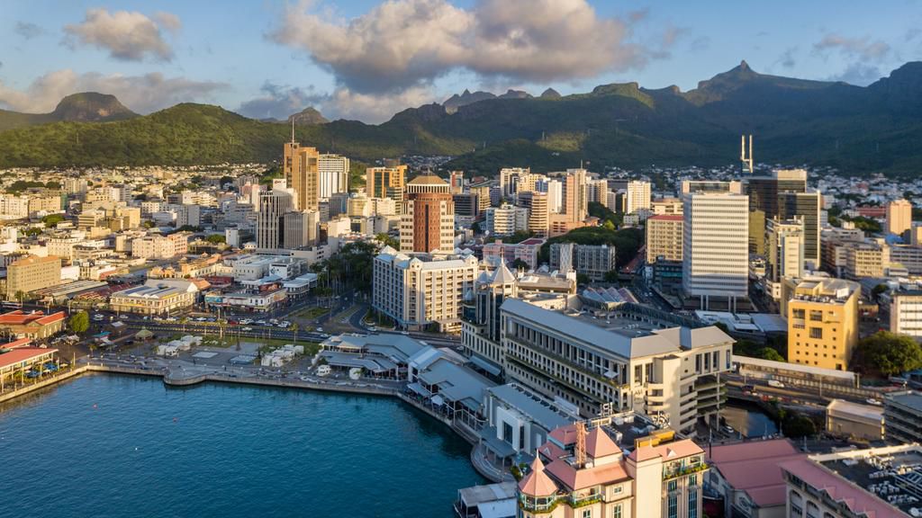Port Louis [Statemagazine]