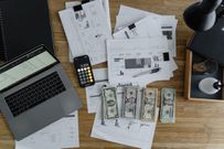 7 poor money management habits you should fix this year/Pexels