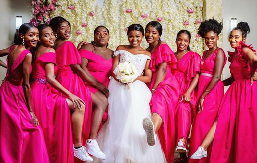 Origins of bridesmaids dress code and modern uses/Pexels