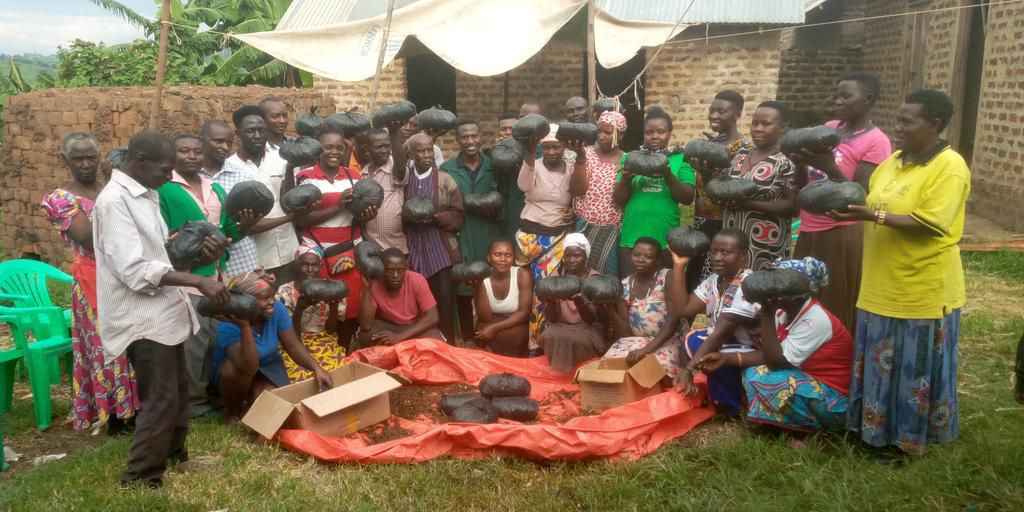 Framers in a group photo