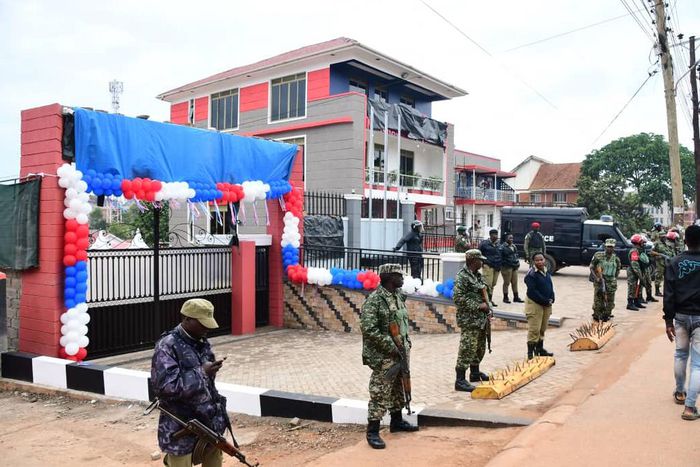 Police and the army deployed heavily at the NUP party offices