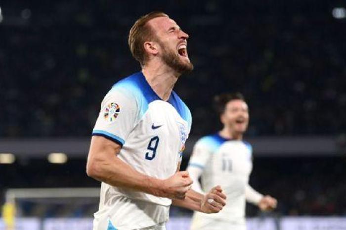 Kane passes Rooney as England's record top scorer