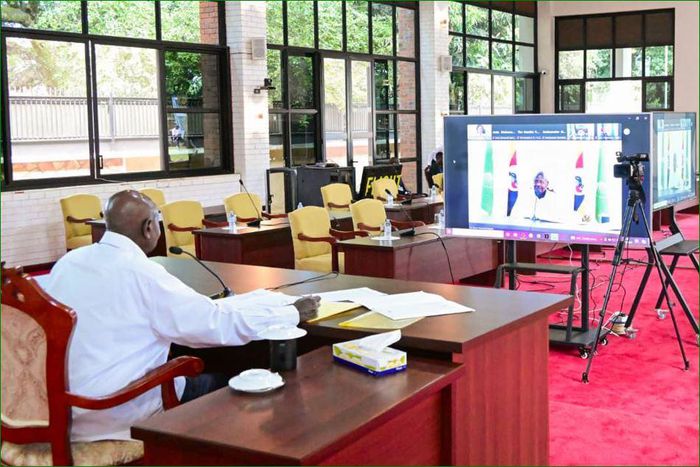 President Yoweri Museveni addressing the Heads of State