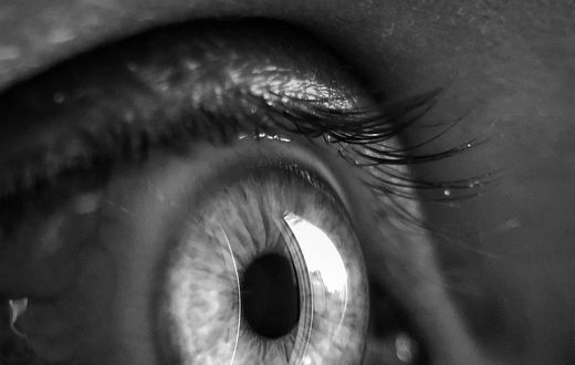 The 20-20-20 rule to reduce eye strain from screen time/Pexels