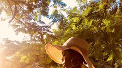 signs she's more experienced (and how to handle it/Pexels/Davd kuko