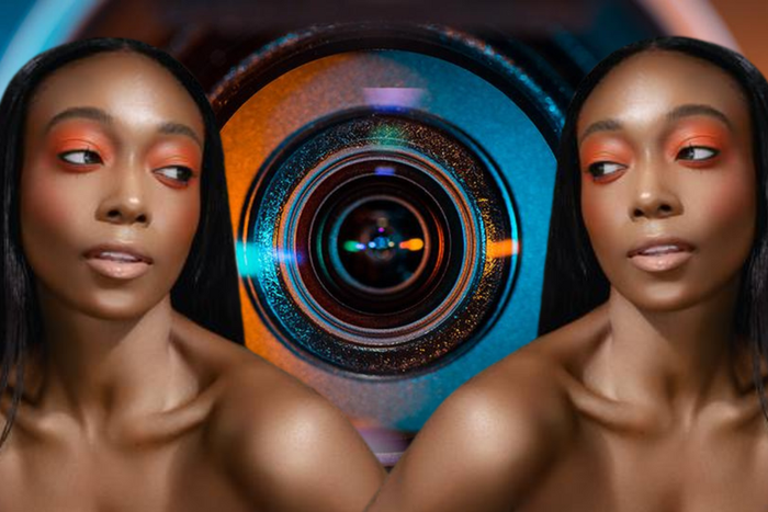 Why you look good in mirrors but not photos, solution - Professional photographer