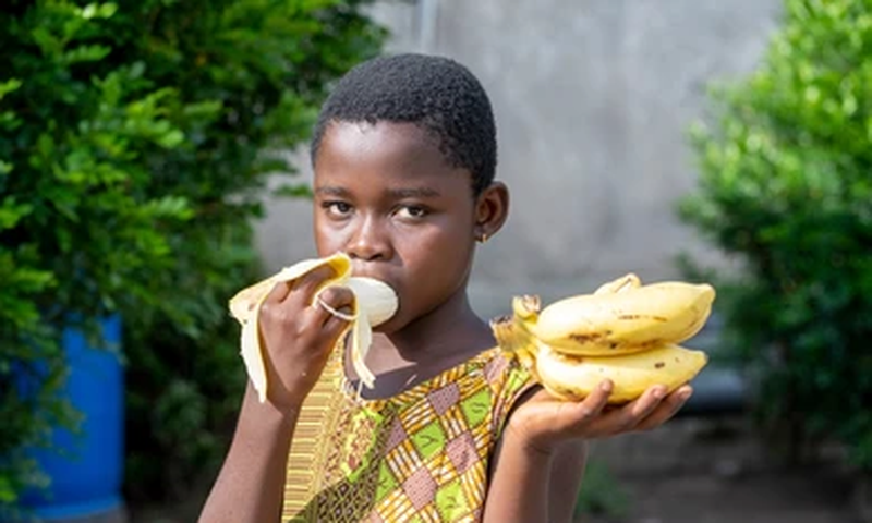 Health dangers of eating bananas in the morning [shuttershock]