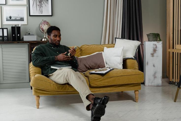 7 poor money management habits you should fix this year/Pexels