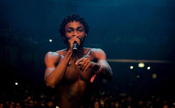 Omah Lay thrills female fan at his sold-out London concert