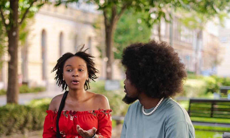 5 signs you should leave a date before it's over/Pexels
