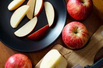 Red apples