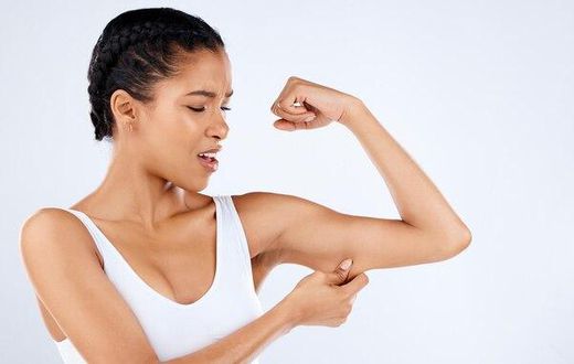 Get rid of stubborn arm fat [Freepik]