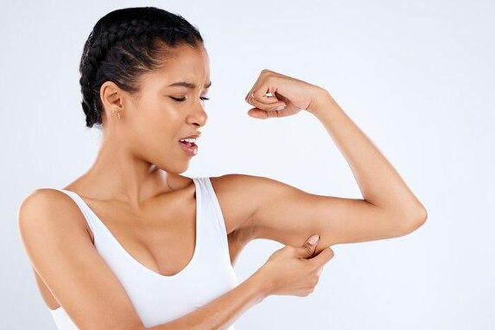 Get rid of stubborn arm fat [Freepik]