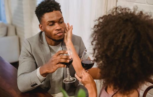 5 romantic gestures to do for your partner this cold season/Pexels