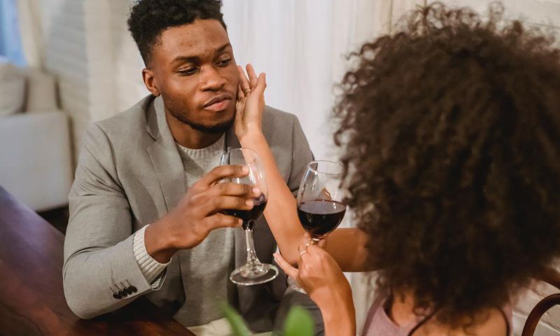 5 romantic gestures to do for your partner this cold season/Pexels