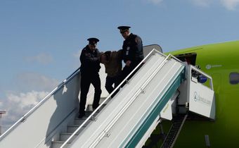 Troublemaker removed from a plane (image used for illustrative purpose) [Shutterstock]