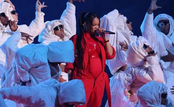 Watch Rihanna’s full super bowl performance