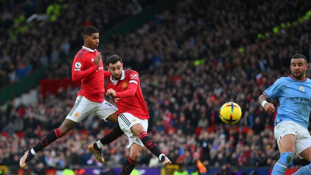 Bruno Fernandes equalises for Manchester United