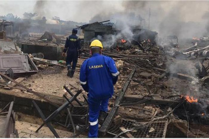 Gas explosion destroys 18 shops in Lagos [BBC]