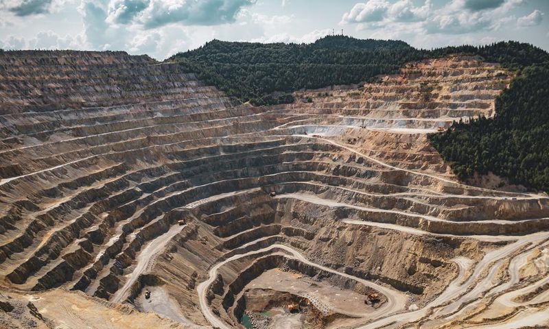 Sand mining regulations trigger construction industry concerns, environment suffers 6% growth rate/Pexels