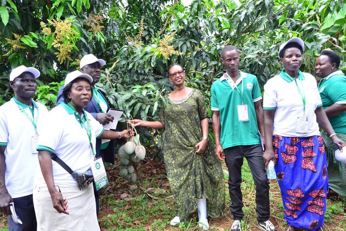 Hon Alice Kaboyo toured the projects under Kibisi Women's Group