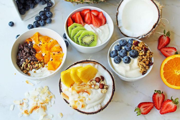 Healthy yoghurt bowls [ModernHoney]