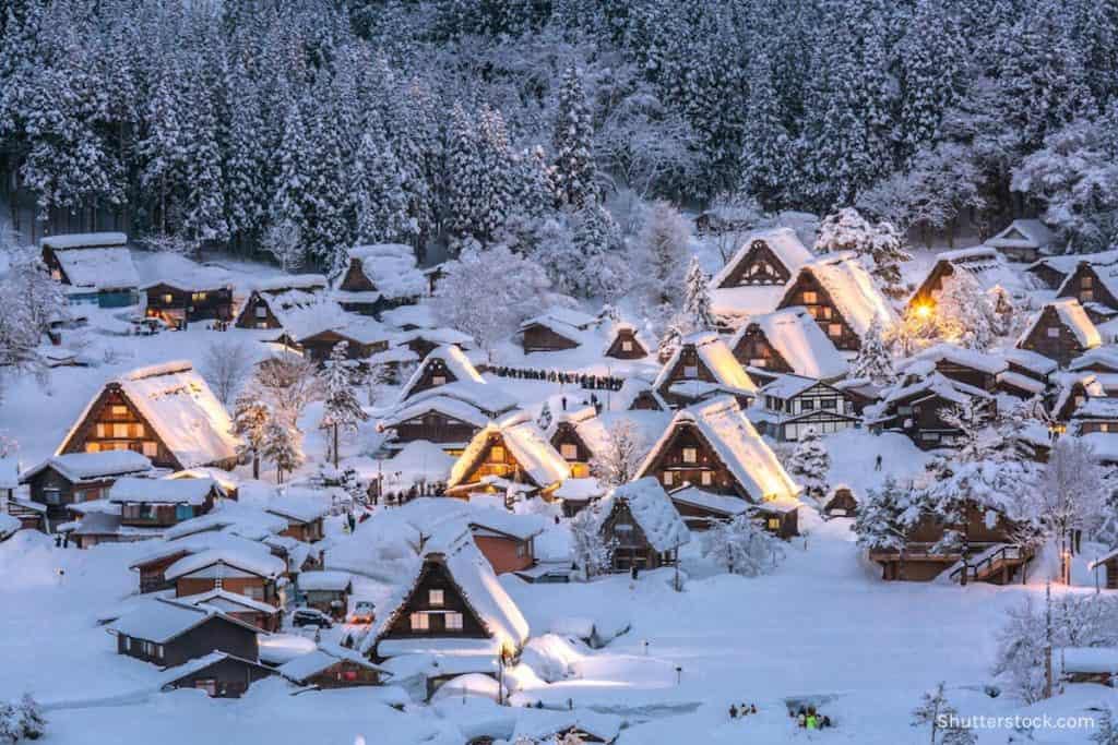 Shirakawa-go, Japan [ThePoorTraveler]