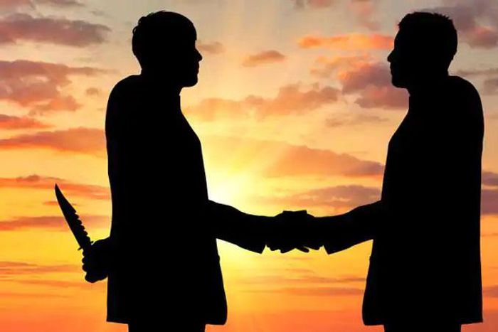 5 bitter-truths about being attracted to a friend's partner