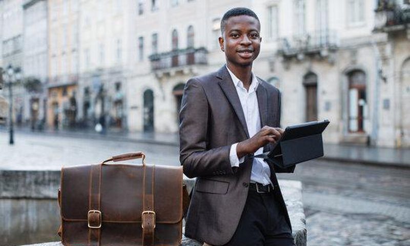 6 reasons a briefcase is ideal when starting a career