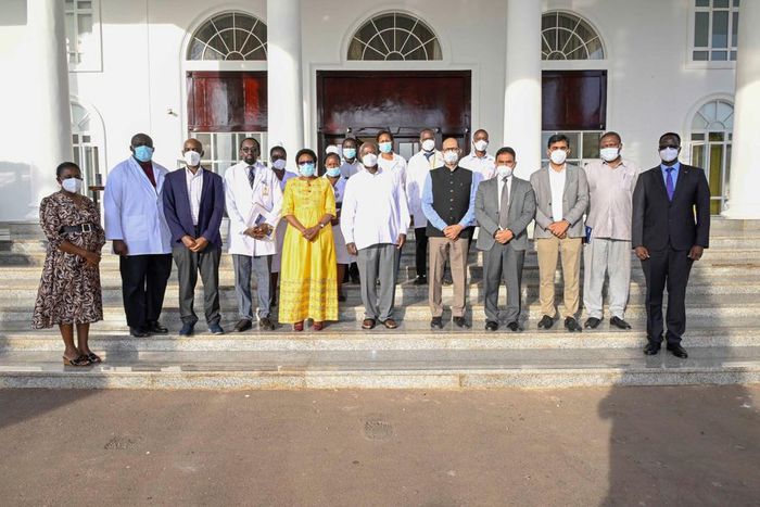 President Yoweri Museveni met a group of surgeons from Mulago National Referral Hospital