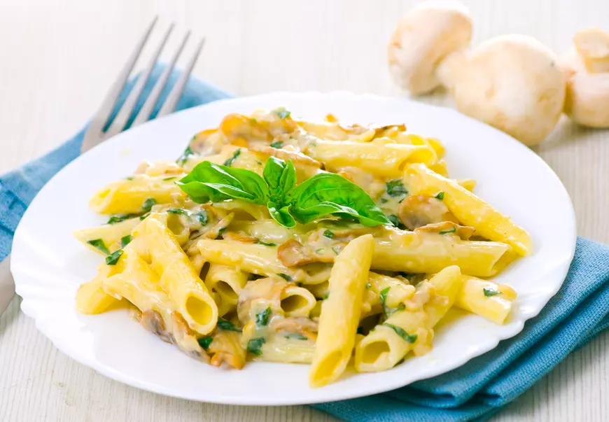 Pasta with canned mushrooms