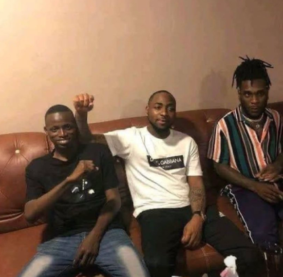 An old picture of Davido and Burna Boy, which the X user posted [X/Xquire147]