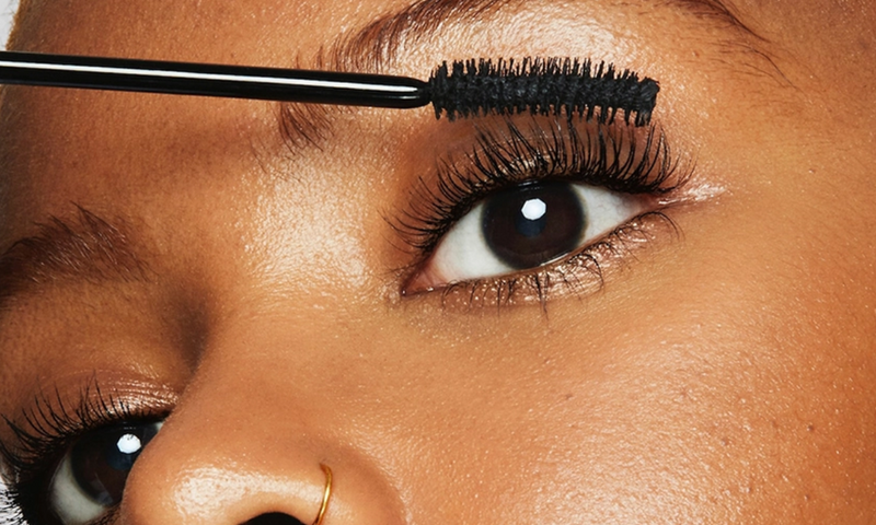 6 Things people think make long eyelashes but don't
