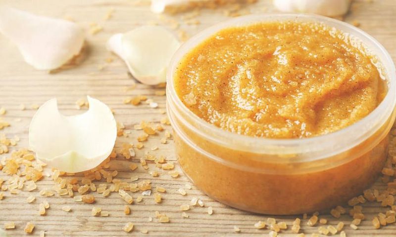 How to make honey and sugar scrub [LittleHouseLiving]
