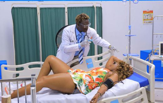 A scene from Gravity Omutujju's music video